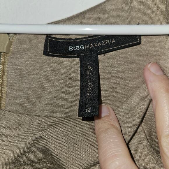 BCBG MAXAZRIA Sleeveless Khaki Sheath Ruffle Tiered Dress size 12 Large Pockets - Picture 7 of 7